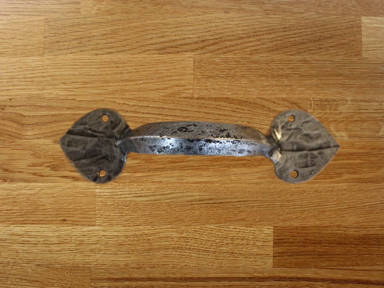 8. Anvil Pewter D handle 5b885f5f
