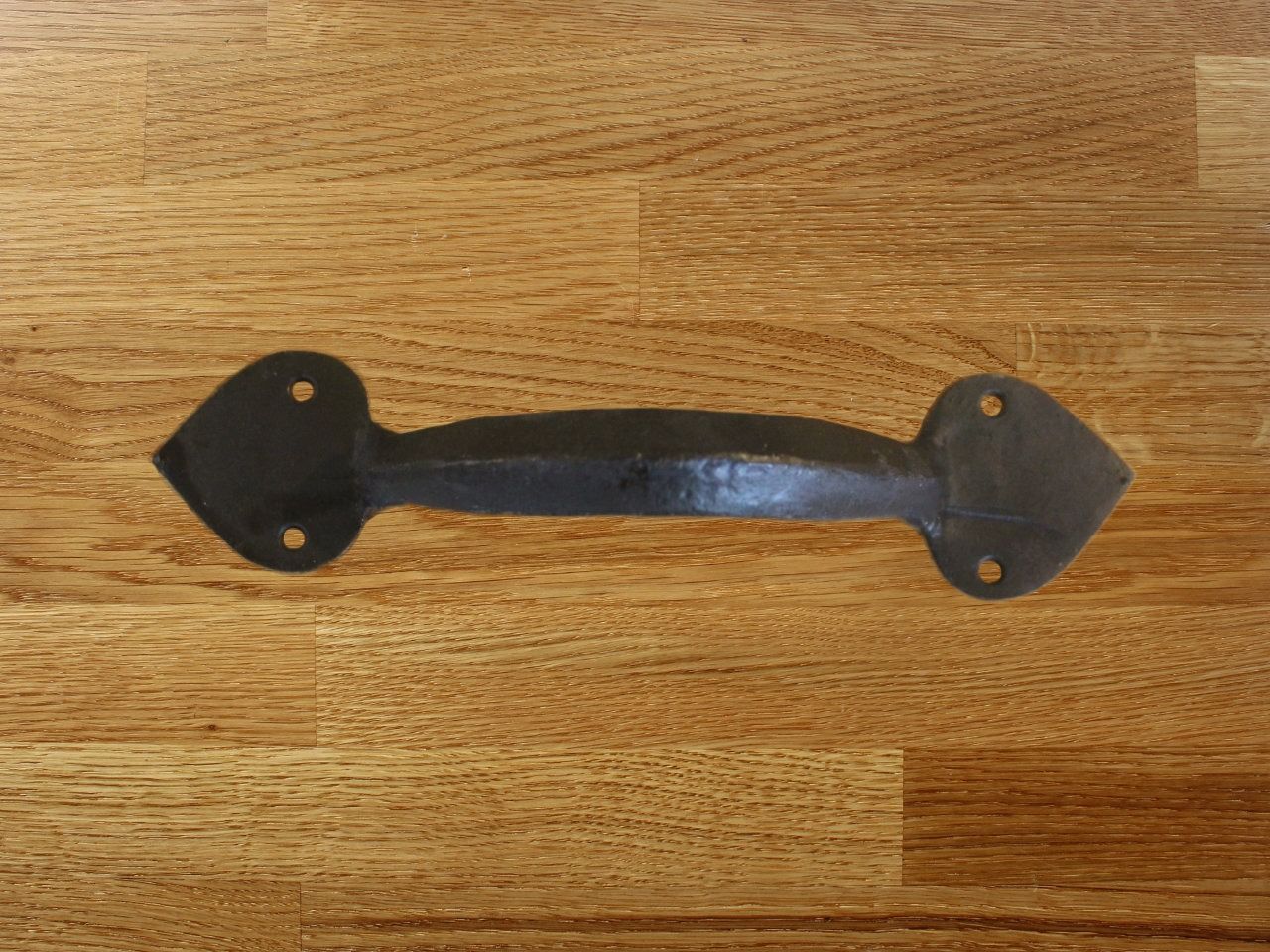 12. Anvil Black D handle b9d1b37f